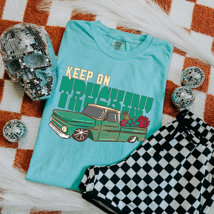 Keep on Truckin tee💠🎱